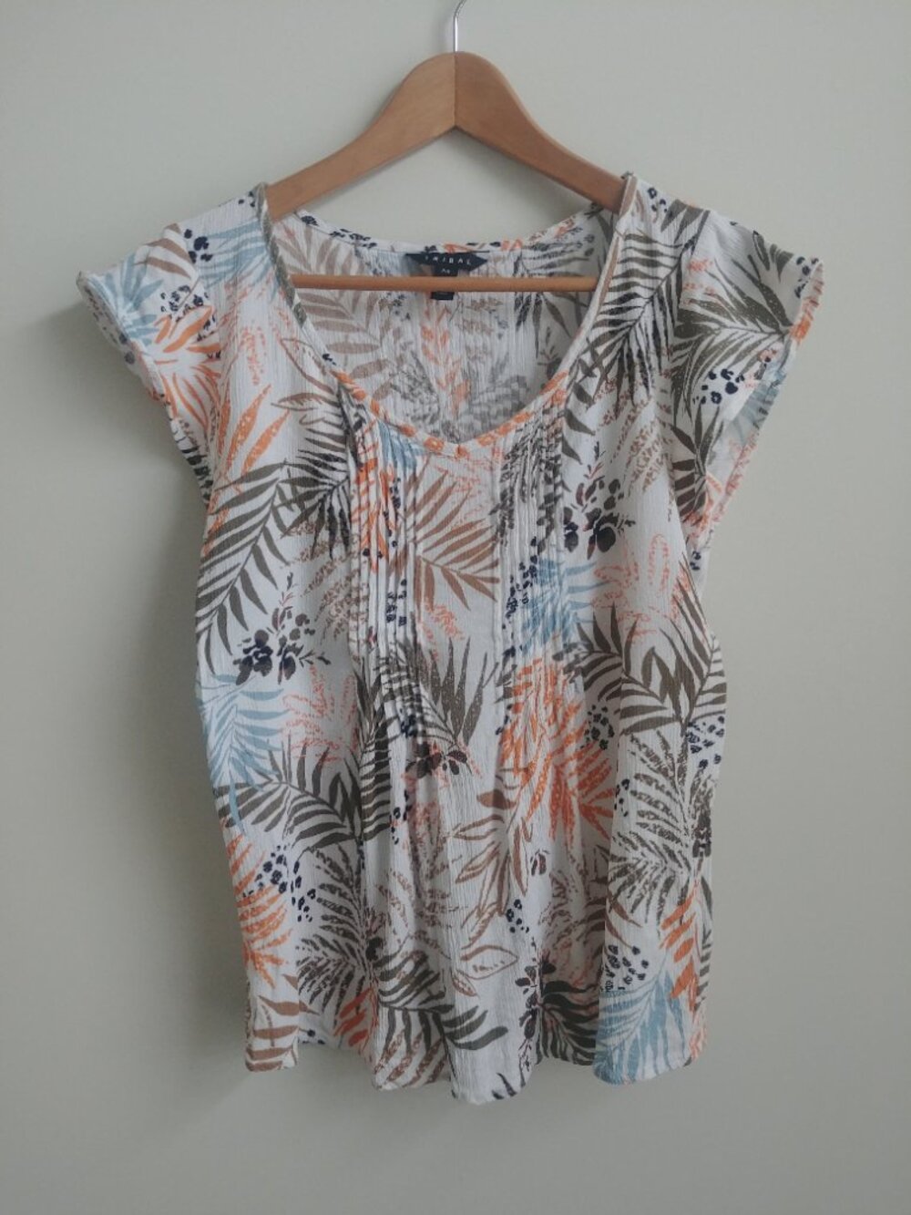 Tribal Small lightweight summer blouse top white with frond leaf pattern